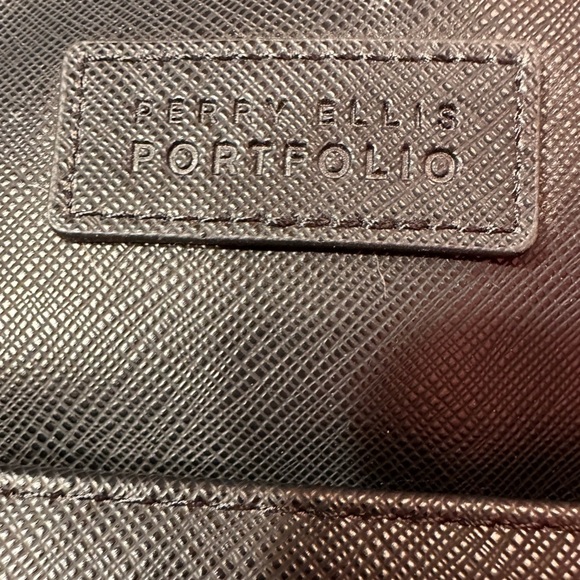 🎉Perry Ellis Toiletries Travel Bag 2 Compartments Has TSA Approved Bottles NWT - Picture 7 of 7